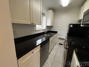 105 Longwood Ave, Unit 80-3 in Brookline, MA - Building Photo - Building Photo