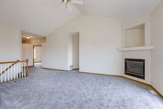 5027 S 190th Ave in Omaha, NE - Building Photo - Building Photo