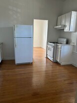 1114 N Poinsettia Pl in West Hollywood, CA - Building Photo