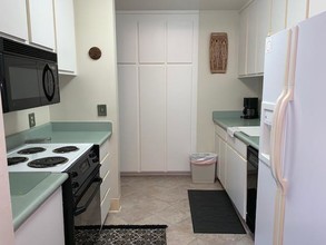 505 Cypress Point Dr in Mountain View, CA - Building Photo - Building Photo