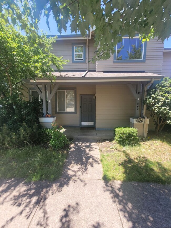 property at 1604 Hamlet Ln