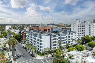 838 Pine Ave in Long Beach, CA - Building Photo - Building Photo