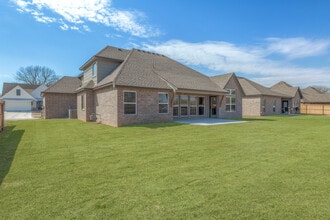 13 E 32nd St in Sand Springs, OK - Building Photo - Building Photo