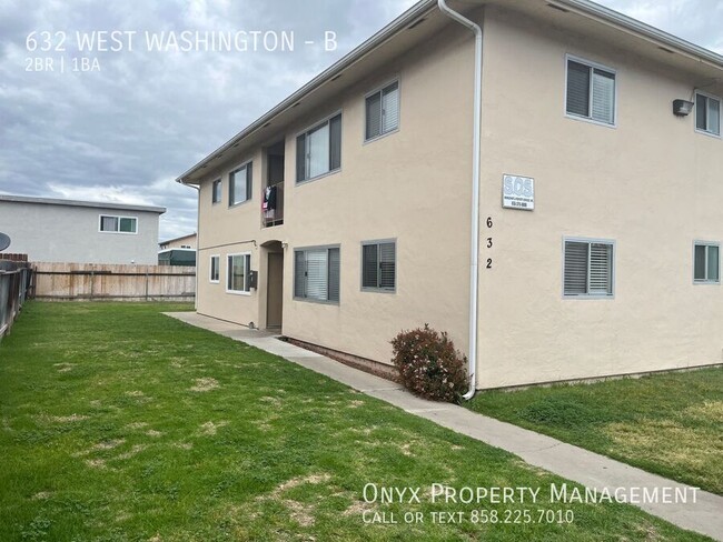 632 W Washington Ave in El Cajon, CA - Foto de edificio - Building Photo