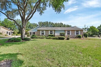 2410 S Glen Eagles Dr in DeLand, FL - Building Photo - Building Photo
