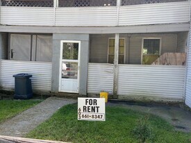 210 Elliot St, Unit #3 in Brattleboro, VT - Building Photo