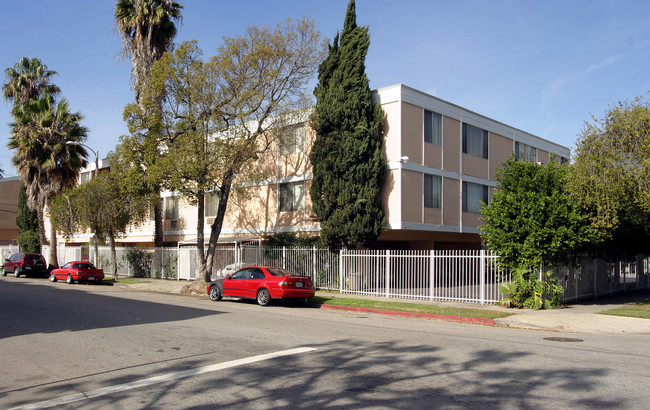 3035 W 15th St in Los Angeles, CA - Foto de edificio - Building Photo