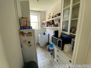 170 Maple St, Unit 109 in Malden, MA - Foto de edificio - Building Photo