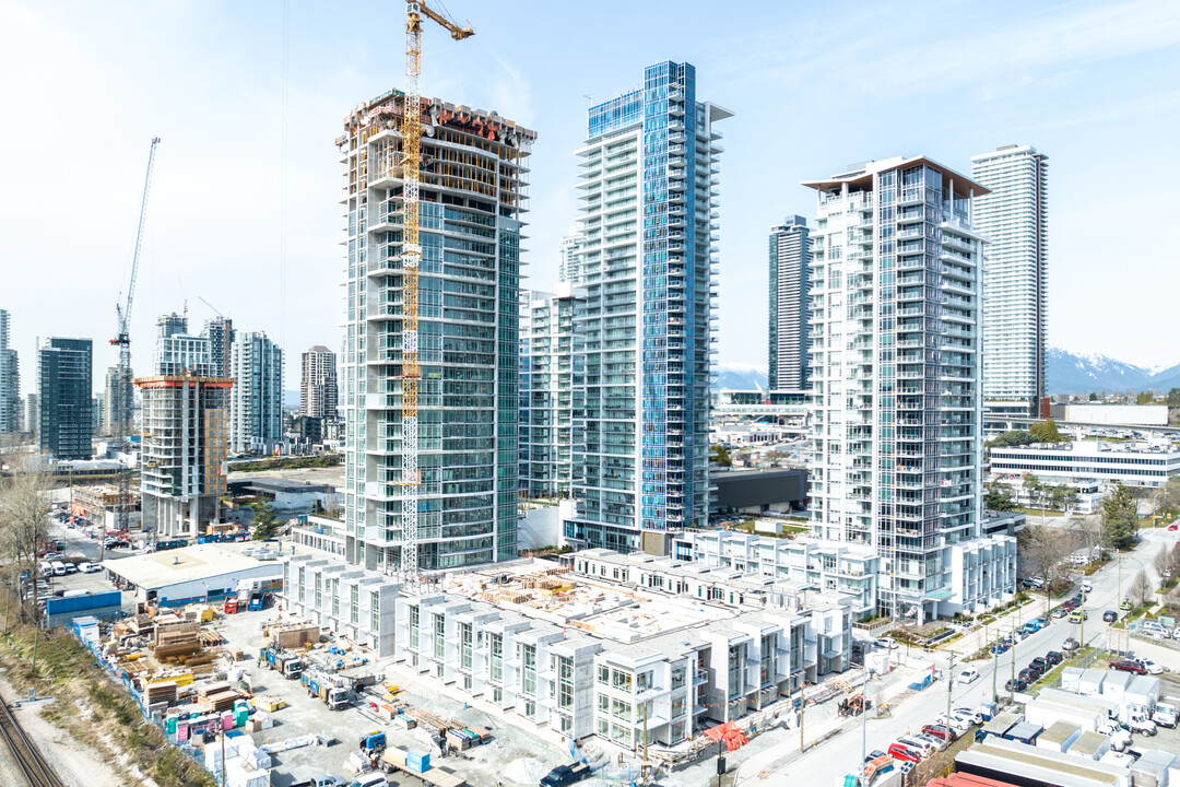 Eclipse Brentwood in Burnaby, BC - Building Photo