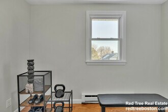 74-76 Dunboy Unit 2 in Boston, MA - Foto de edificio - Building Photo