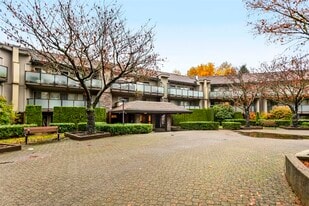 4363 Halifax St in Burnaby, BC - Building Photo