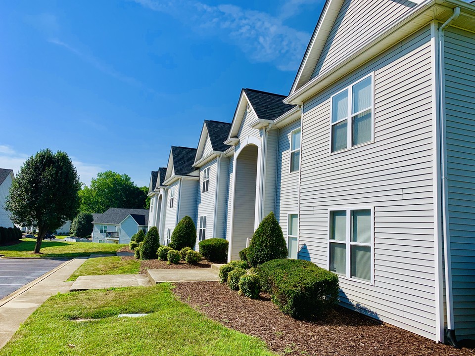 Hudson Woods Apartments in Gastonia, NC - Building Photo