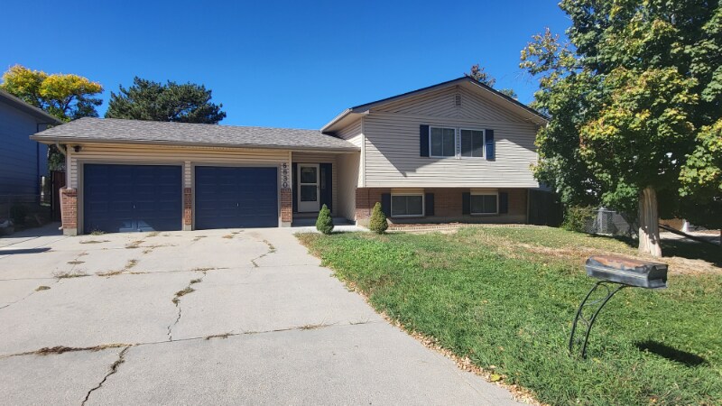 6830 Snead St in Colorado Springs, CO - Foto de edificio