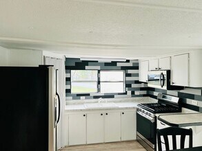 11709 SE 99th Ct in Belleview, FL - Building Photo - Building Photo