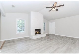 8184 Magnolia Dr in Jonesboro, GA - Building Photo - Building Photo