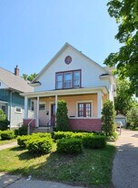 1090 13th Ave SE in Minneapolis, MN - Building Photo