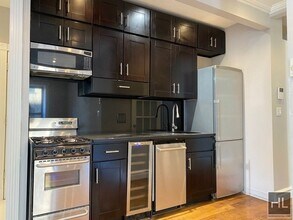 200 Stanton St in New York, NY - Building Photo - Building Photo