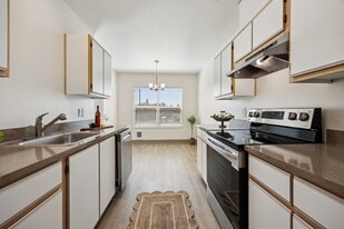 Nolan Ridge Apartments in Keizer, OR - Building Photo