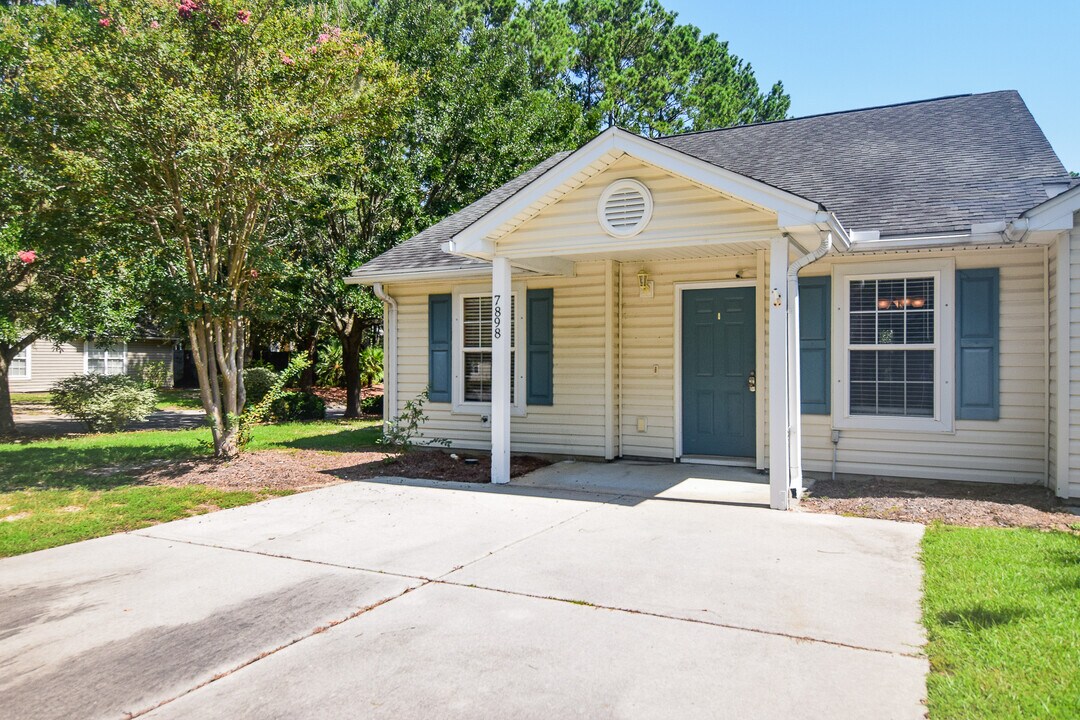 7898 Montview Rd in North Charleston, SC - Building Photo