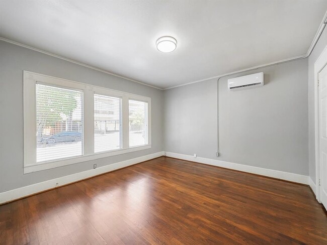 property at 2411 Dunlavy St