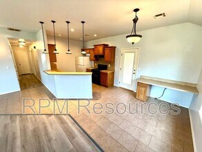 520 S Castle Ridge Ln in Mustang, OK - Building Photo - Building Photo