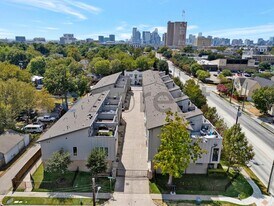 Unit in Dallas, TX - Building Photo