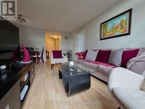 33 Cox Blvd in Markham, ON - Building Photo - Building Photo