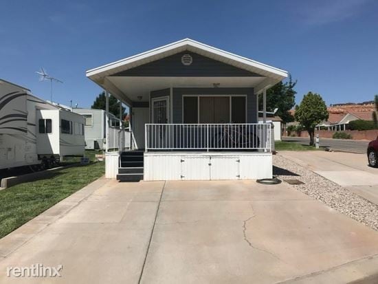 1150 W Red Hills Pkwy in Washington, UT - Building Photo - Building Photo