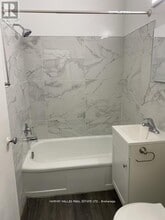 1582 Bathurst St in Toronto, ON - Building Photo - Building Photo