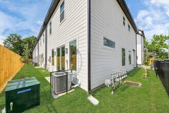 2430 Harrington St in Houston, TX - Building Photo - Building Photo