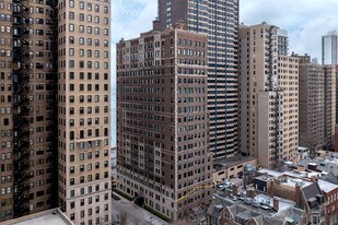 1448 N Lake Shore Dr in Chicago, IL - Building Photo