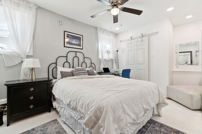 FULLY FURNISHED & UTILITIES INCLUDED! in New Orleans, LA - Foto de edificio - Building Photo