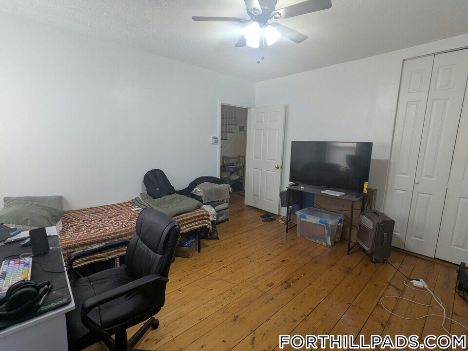 247 Roxbury St in Boston, MA - Building Photo
