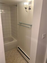 2465 W 5th Ave in Vancouver, BC - Building Photo - Building Photo