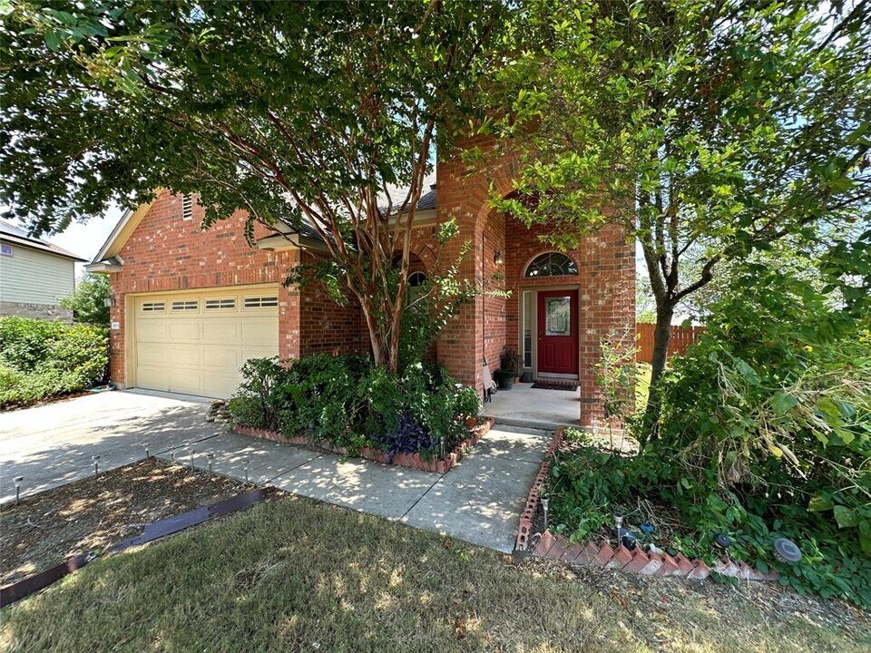 1805 Quiet Meadows Cove in Pflugerville, TX - Building Photo