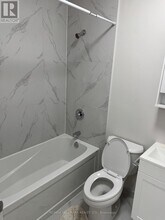 2831 Kingston Rd in Toronto, ON - Building Photo - Building Photo