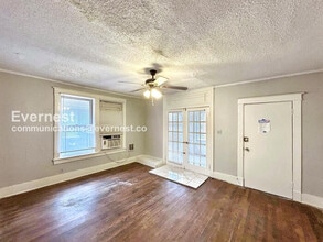 180 Clark Pl in Memphis, TN - Foto de edificio - Building Photo