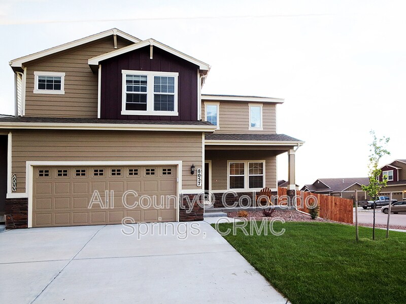 8057 Chasewood Loop in Colorado Springs, CO - Building Photo