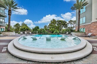 150 W Sam Houston Pkwy N in Houston, TX - Building Photo - Building Photo