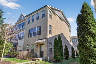 9822 Ushers Pl in Waldorf, MD - Building Photo