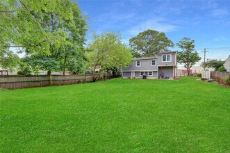 639 Jayne Blvd in Port Jefferson Station, NY - Building Photo - Building Photo