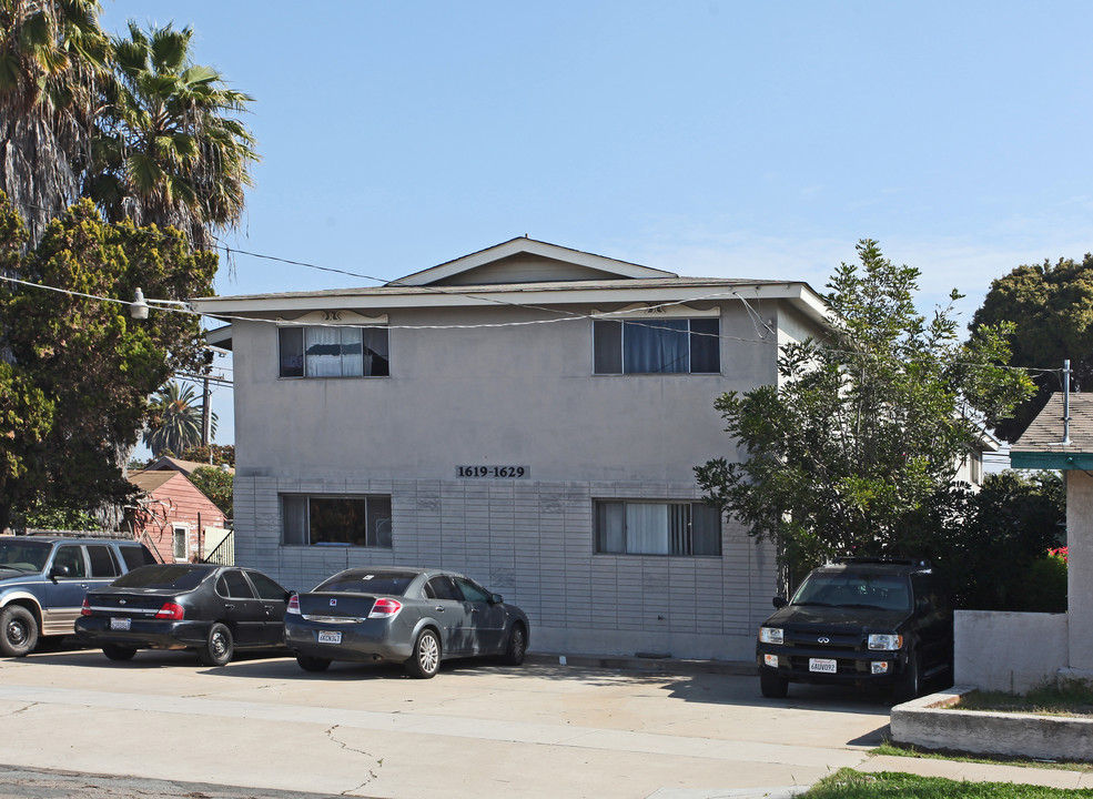 1619-1629 C Ave in National City, CA - Building Photo