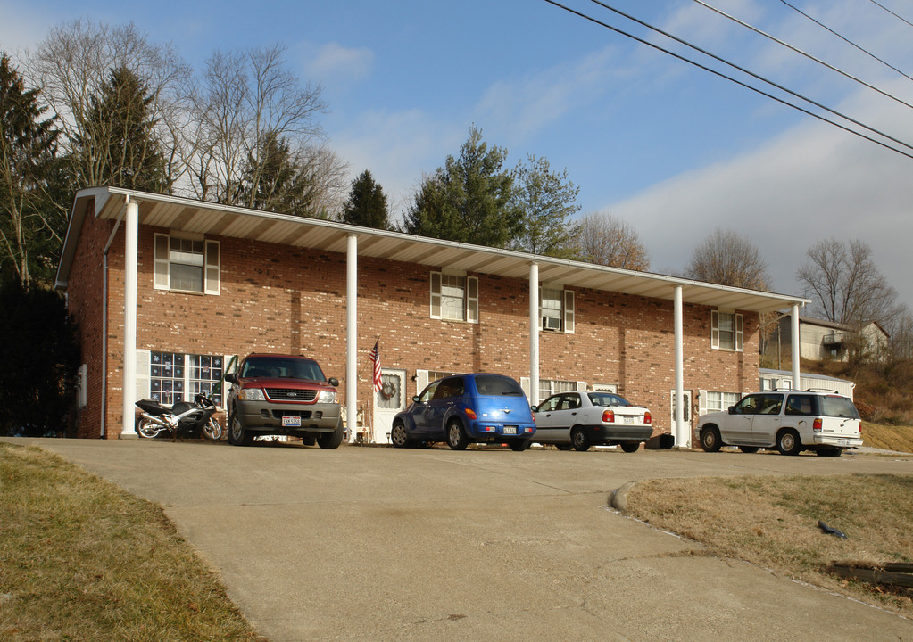 Colonial Terrace Apartments in Parkersburg, WV - Building Photo