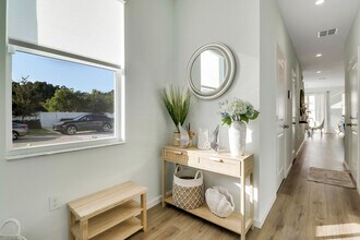 5719 SE Edgewater Cir in Stuart, FL - Building Photo - Building Photo