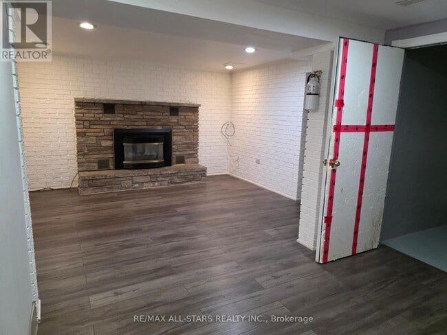 property at 221 Elgin St W