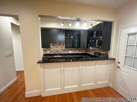 1801 Beacon St in Brookline, MA - Building Photo