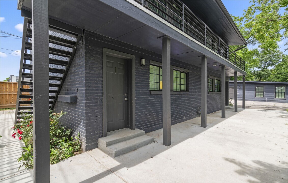 6810 Del Rio St in Houston, TX - Building Photo
