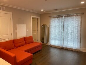 214 Market St, Unit 206 in Boston, MA - Building Photo - Building Photo