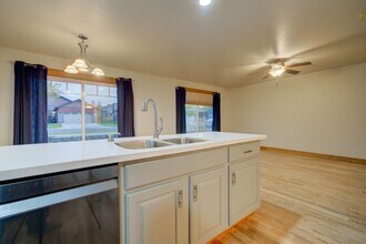 5435 Glenellen Dr in Bozeman, MT - Building Photo - Building Photo