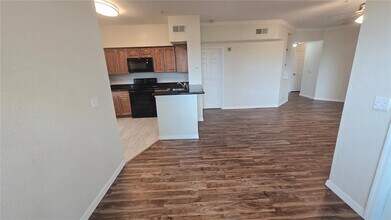2600 Robert Trent Jones Dr in Orlando, FL - Building Photo - Building Photo